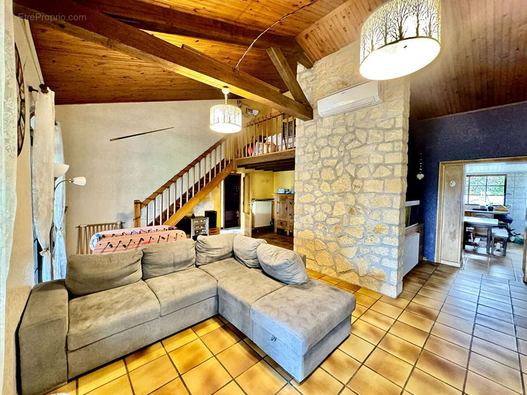 Maison à MONCLAR