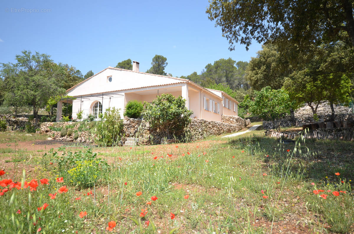 Maison à SILLANS-LA-CASCADE