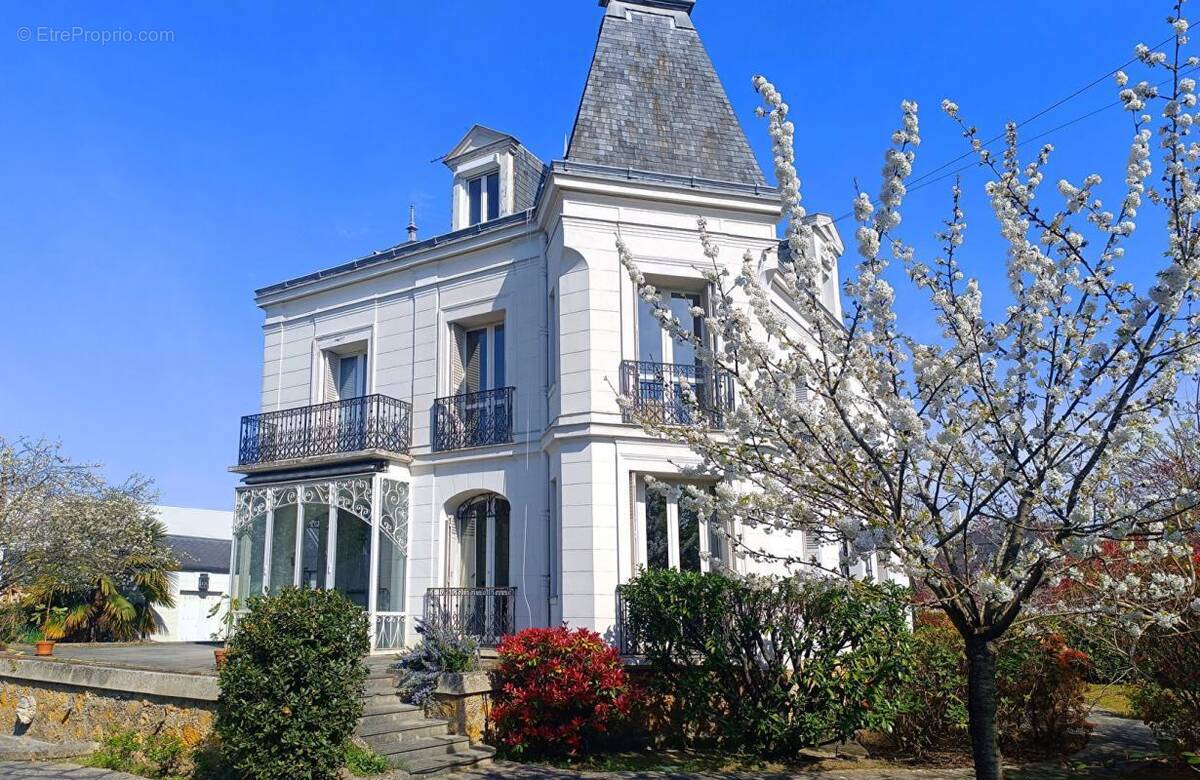 Maison à SAINT-MAUR-DES-FOSSES
