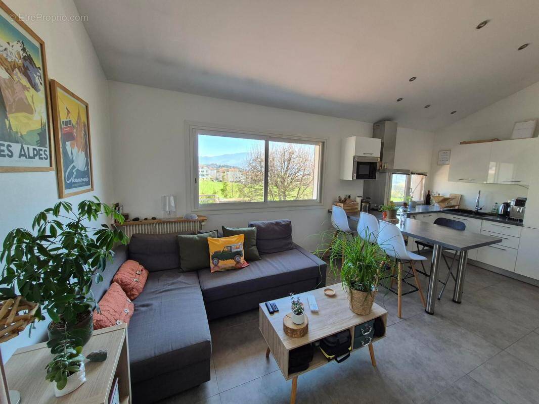 Appartement à SAINT-ISMIER
