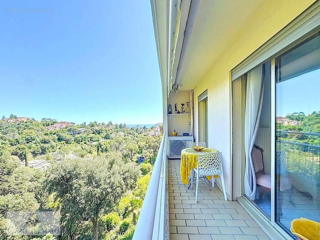 Appartement à MANDELIEU-LA-NAPOULE