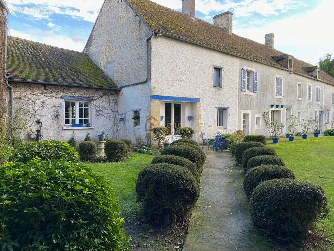 Maison à MOULT