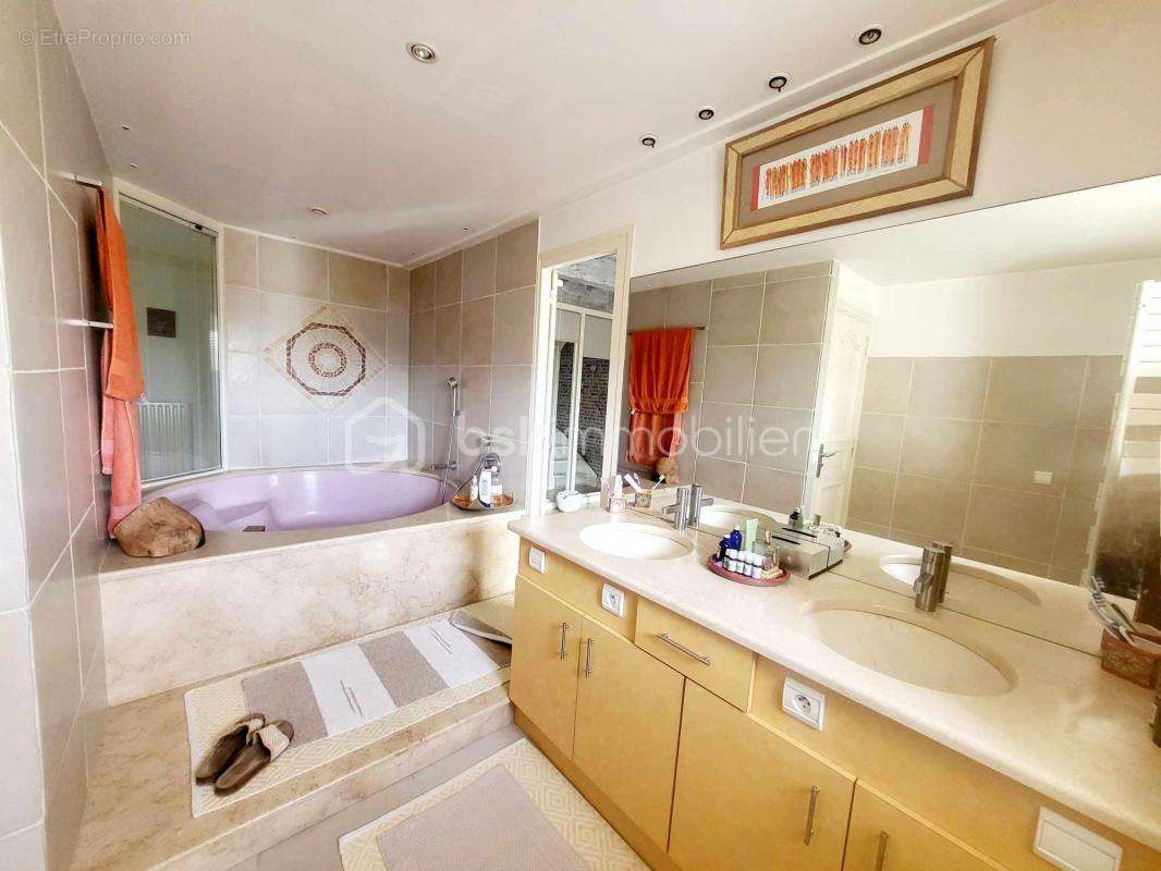 Maison à PRIVAS