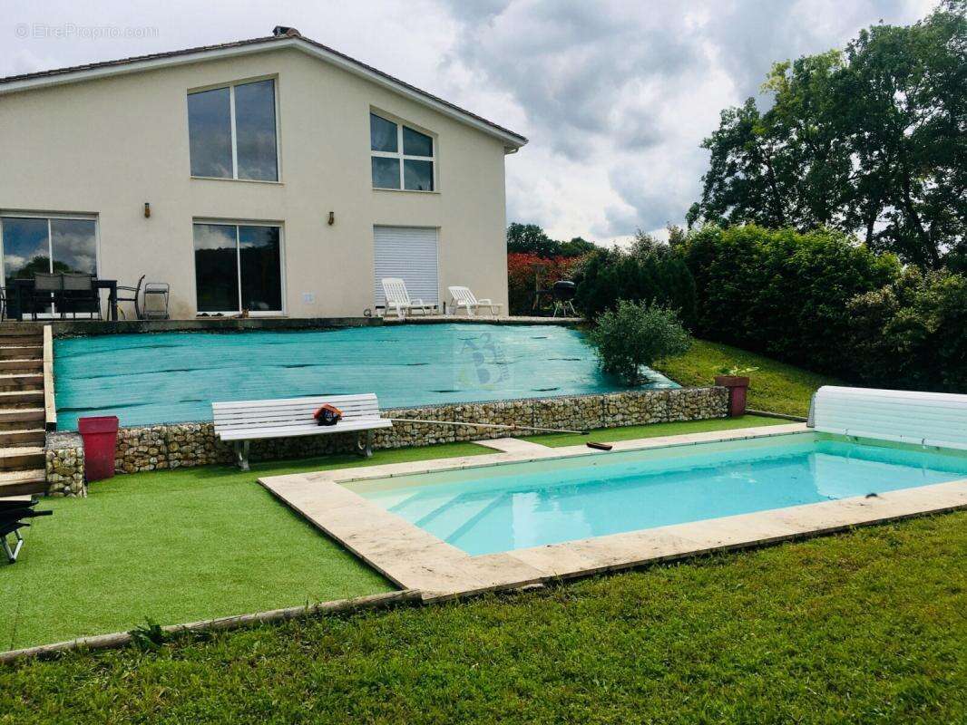 Maison à MORNAC