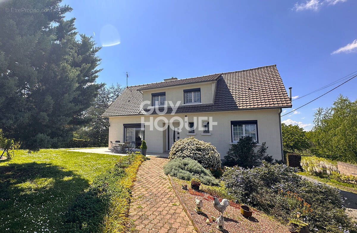 Maison à SAINT-GEORGES-LES-BAILLARGEAUX