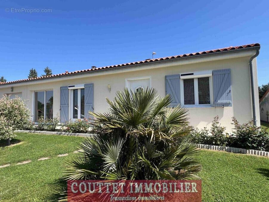 Maison à CONFOLENS