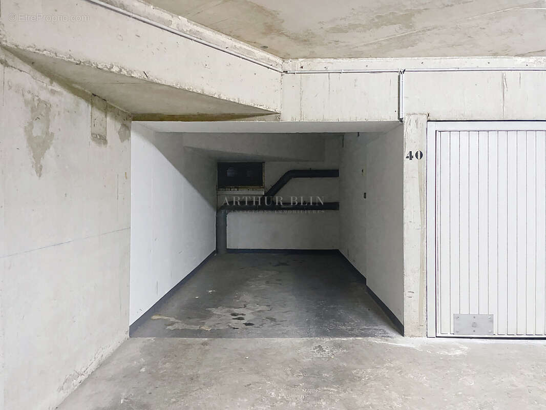 Parking à CANNES