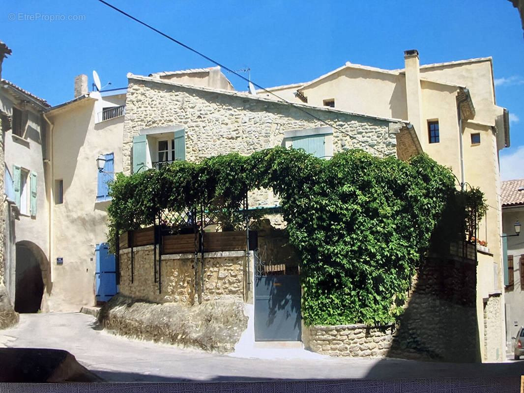 Maison à MALAUCENE