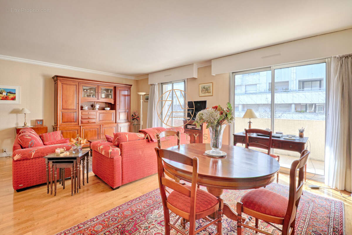 Appartement à SAINT-MAUR-DES-FOSSES