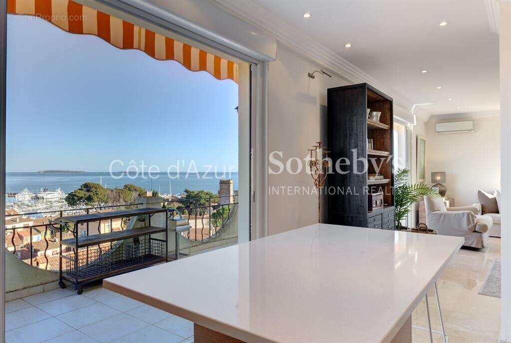 Appartement à MANDELIEU-LA-NAPOULE
