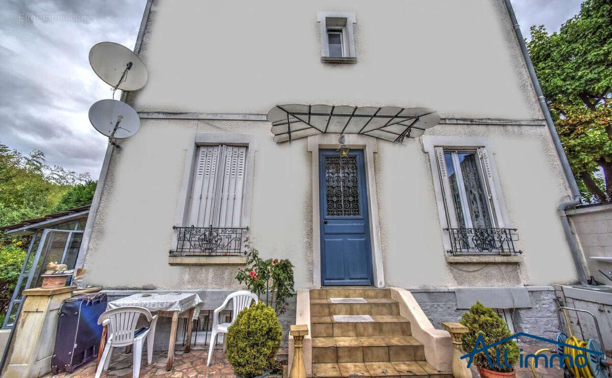 Appartement à SAINT-MAUR-DES-FOSSES
