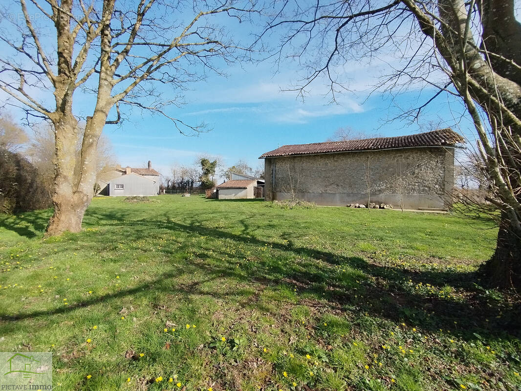 Maison à FOMPERRON