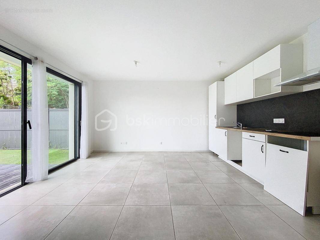 Appartement à GENISSAC