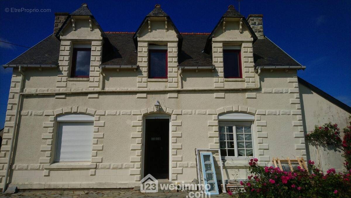 Façade - Maison à POMMERIT-JAUDY