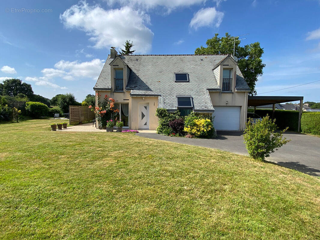 Maison à SAINT-TRIMOEL