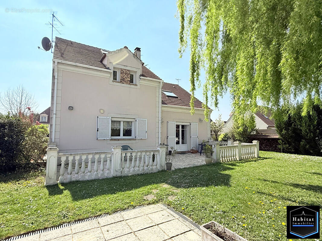 Maison à LE PLESSIS-BELLEVILLE