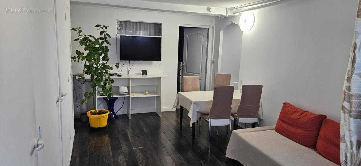 Appartement à LES PAVILLONS-SOUS-BOIS