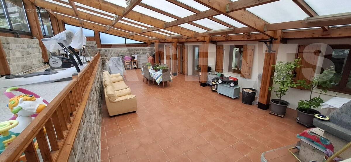 VERANDA 1 - Maison à POMMEUSE