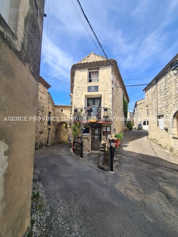 Maison à LA GARDE-ADHEMAR