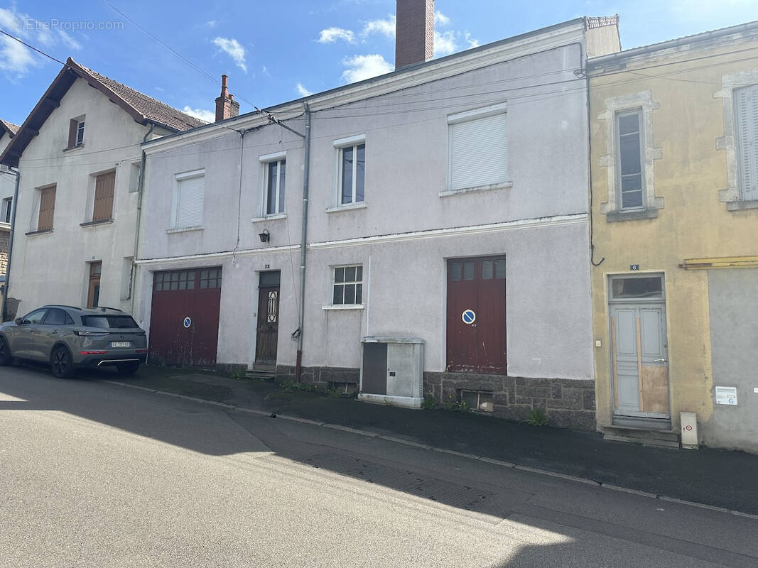 Maison à LA CLAYETTE