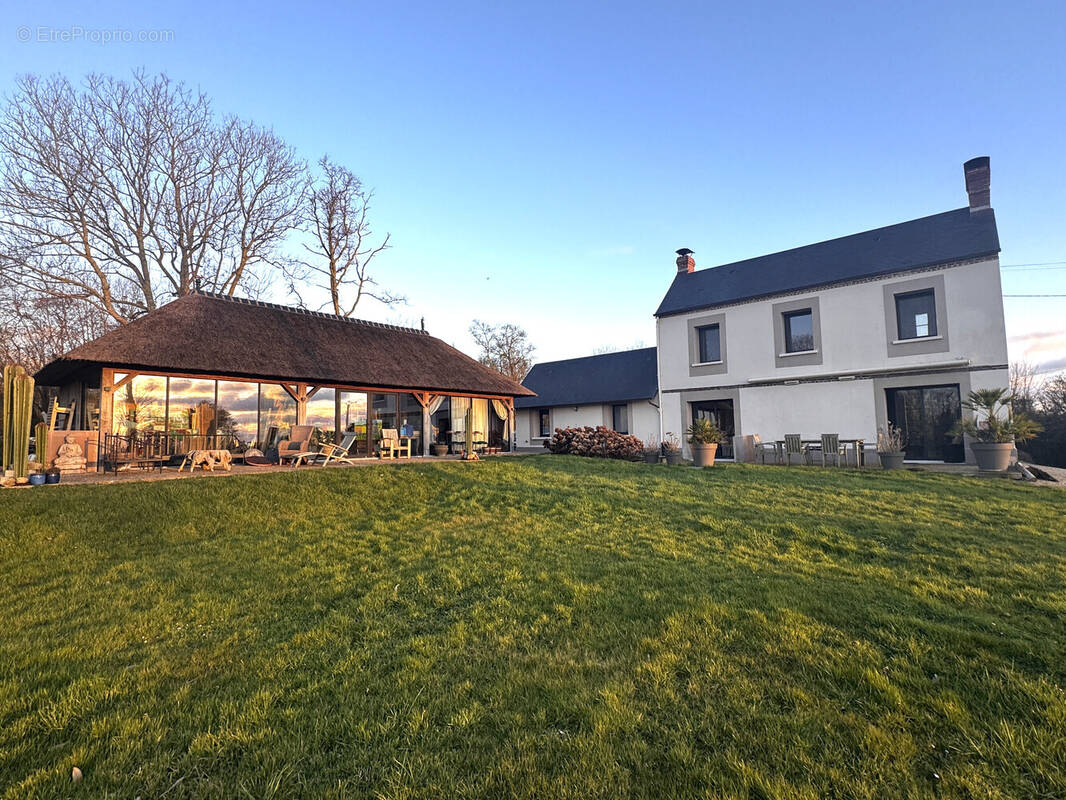 Maison à BONNEVILLE-SUR-TOUQUES