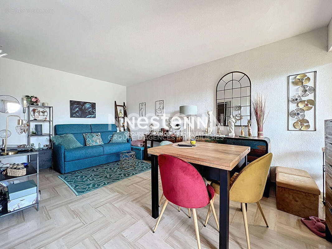 Appartement à VALLAURIS