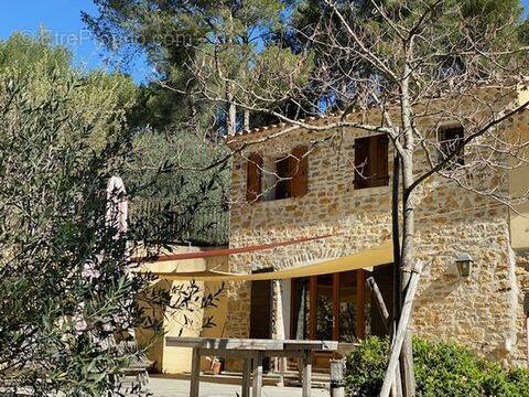 Maison à LE CASTELLET