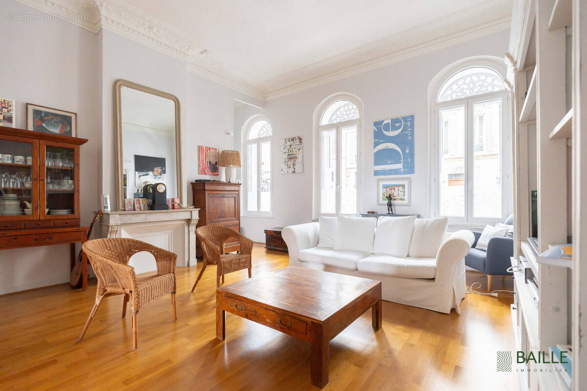 Appartement à MARSEILLE-6E