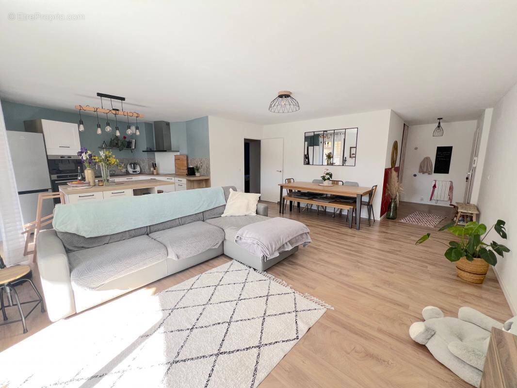 Appartement à VILLENEUVE-LOUBET