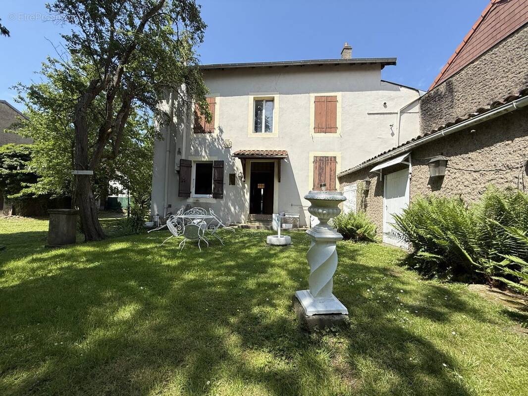 Maison à ARS-SUR-MOSELLE