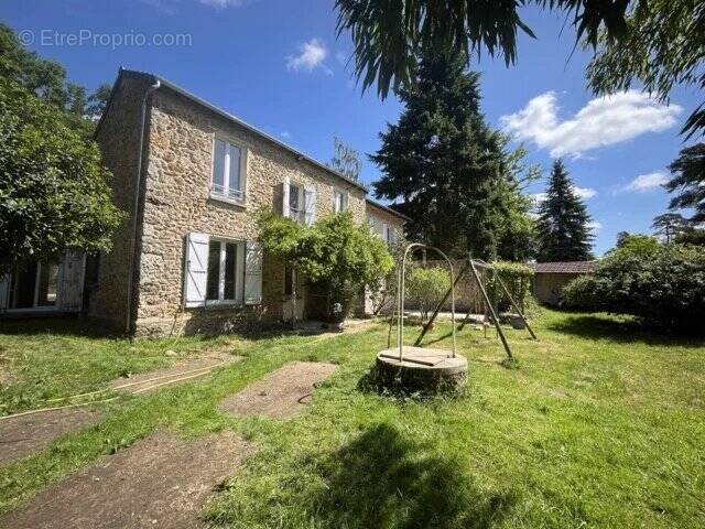 Maison à LEVIS-SAINT-NOM