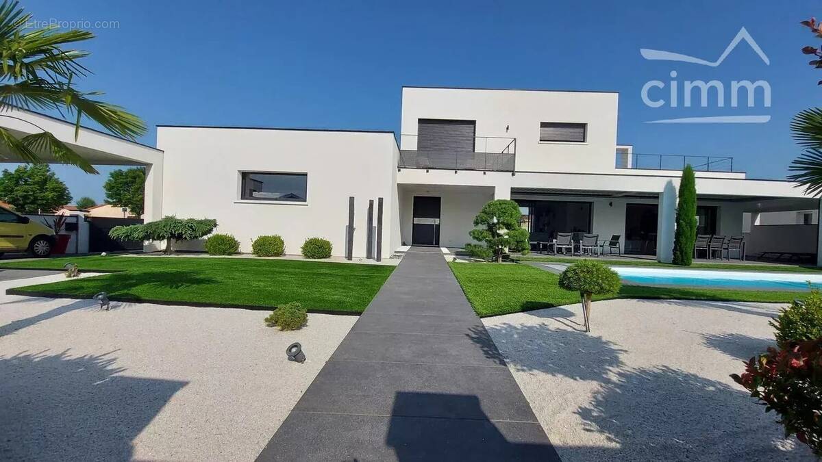 Maison à PONT-DU-CHATEAU