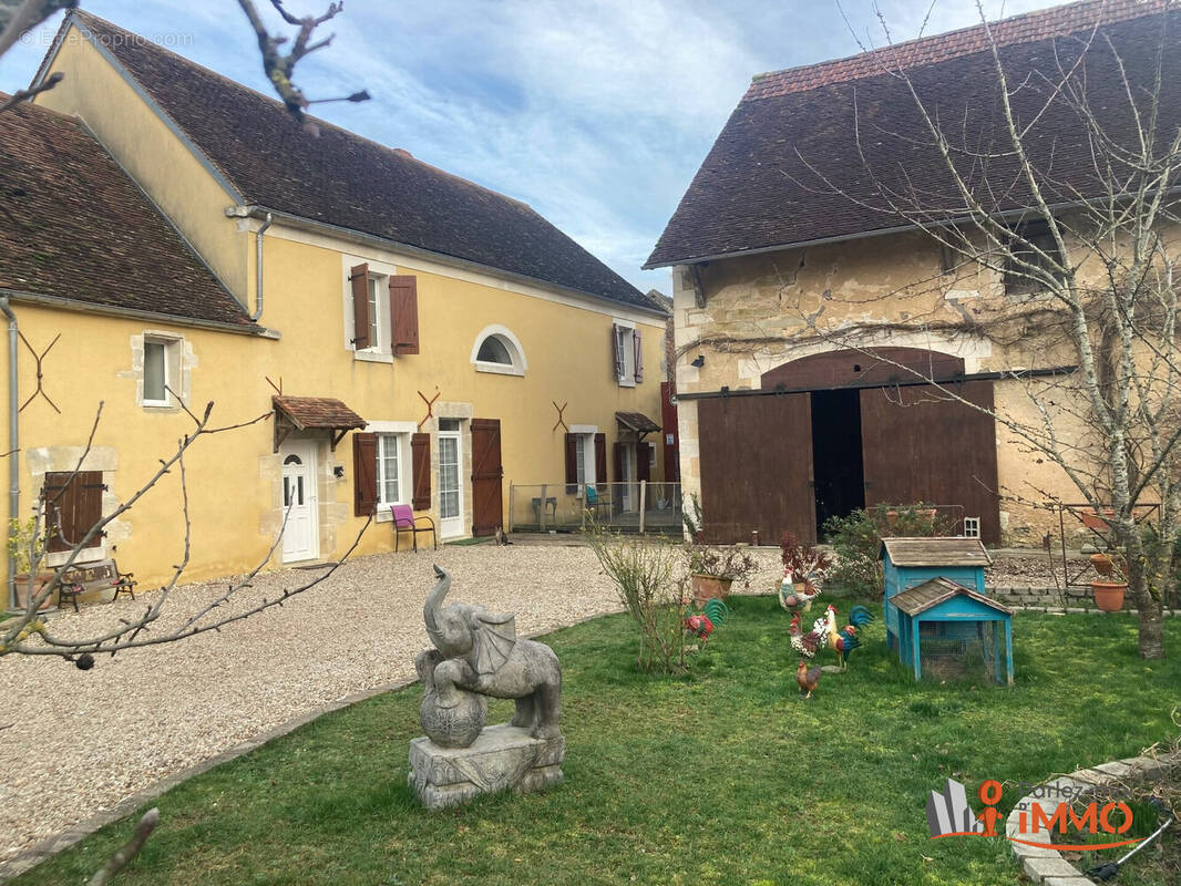 Maison à SAINT-SAUVEUR-EN-PUISAYE