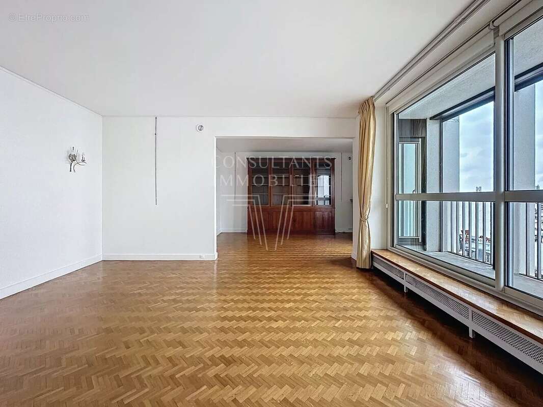 Appartement à PARIS-15E