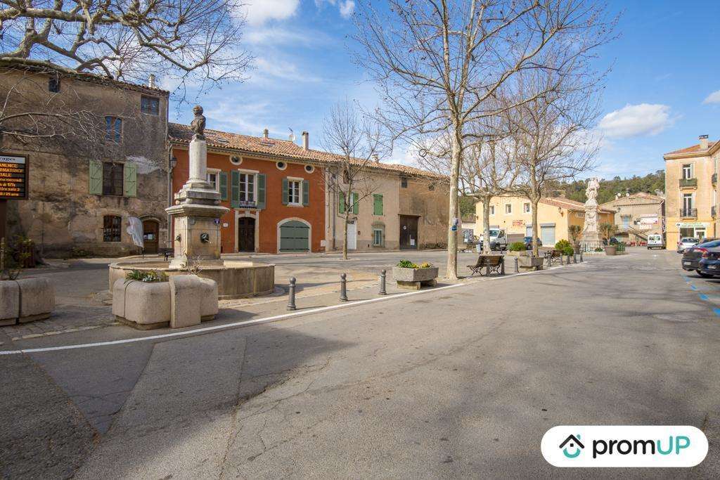 Appartement à VARAGES