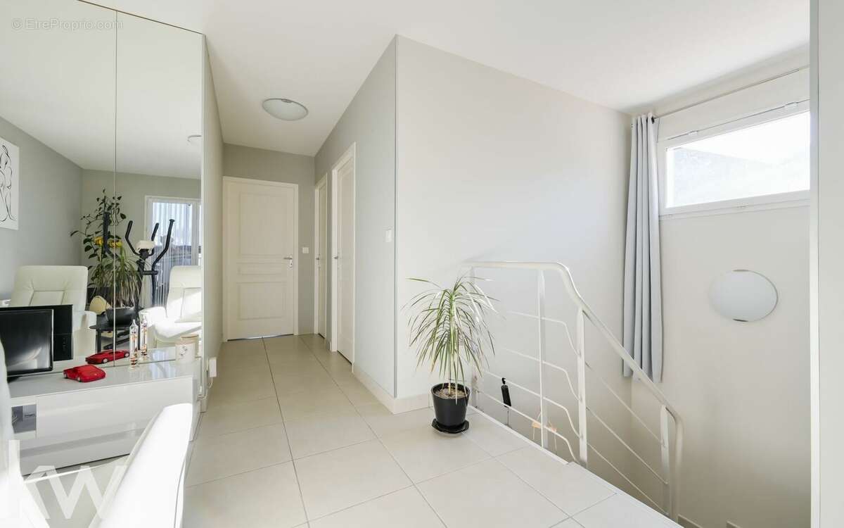 Appartement à SAINT-LAURENT-DE-MURE