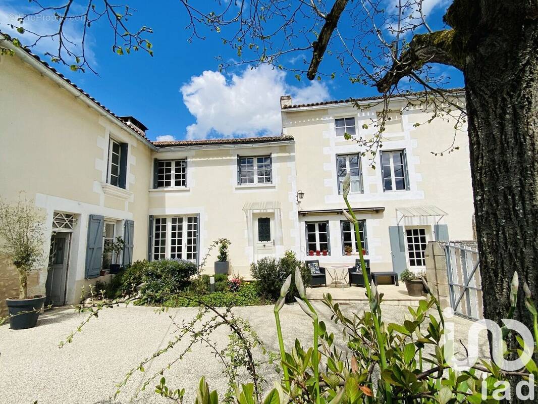 Photo 1 - Maison à MIGNE-AUXANCES