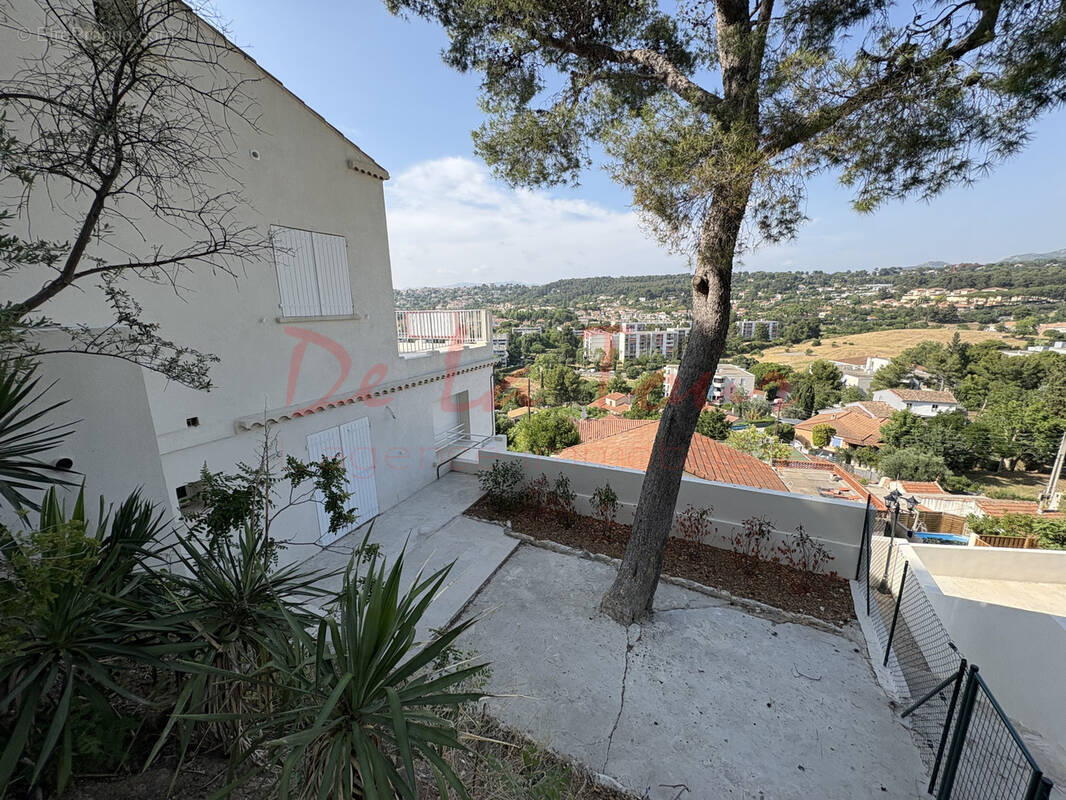 Appartement à MARSEILLE-11E