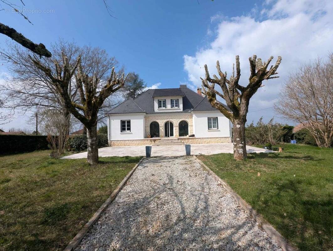 Maison à GOURDON