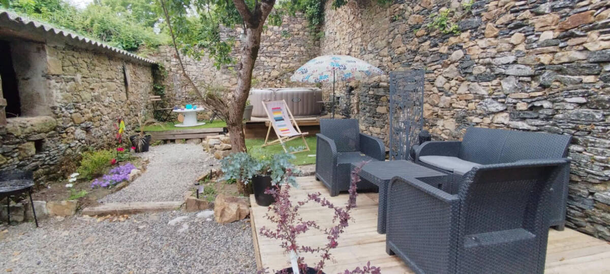 Maison à FROSSAY