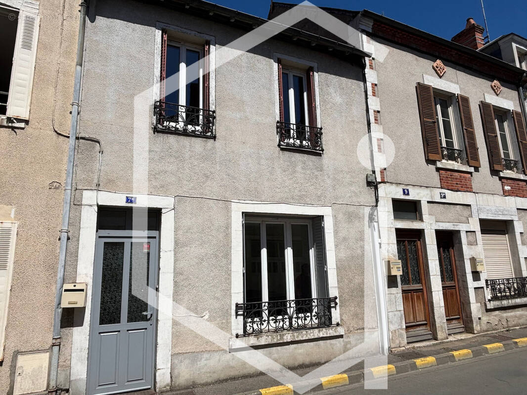 Maison à COSNE-COURS-SUR-LOIRE