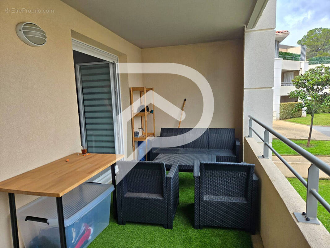 Appartement à ROQUEBRUNE-SUR-ARGENS