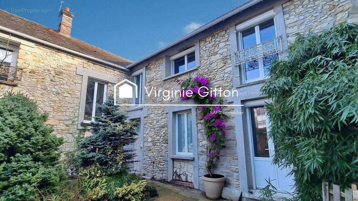 Photo 1 - Maison à VERT-SAINT-DENIS