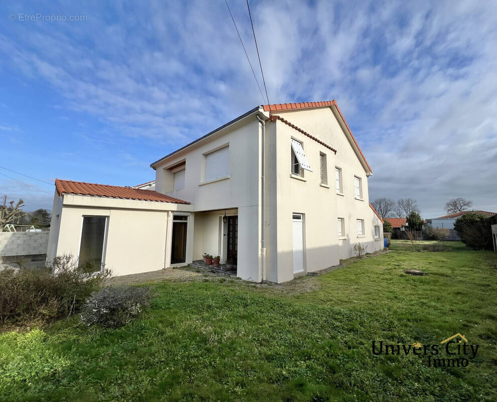 Maison à GENESTON