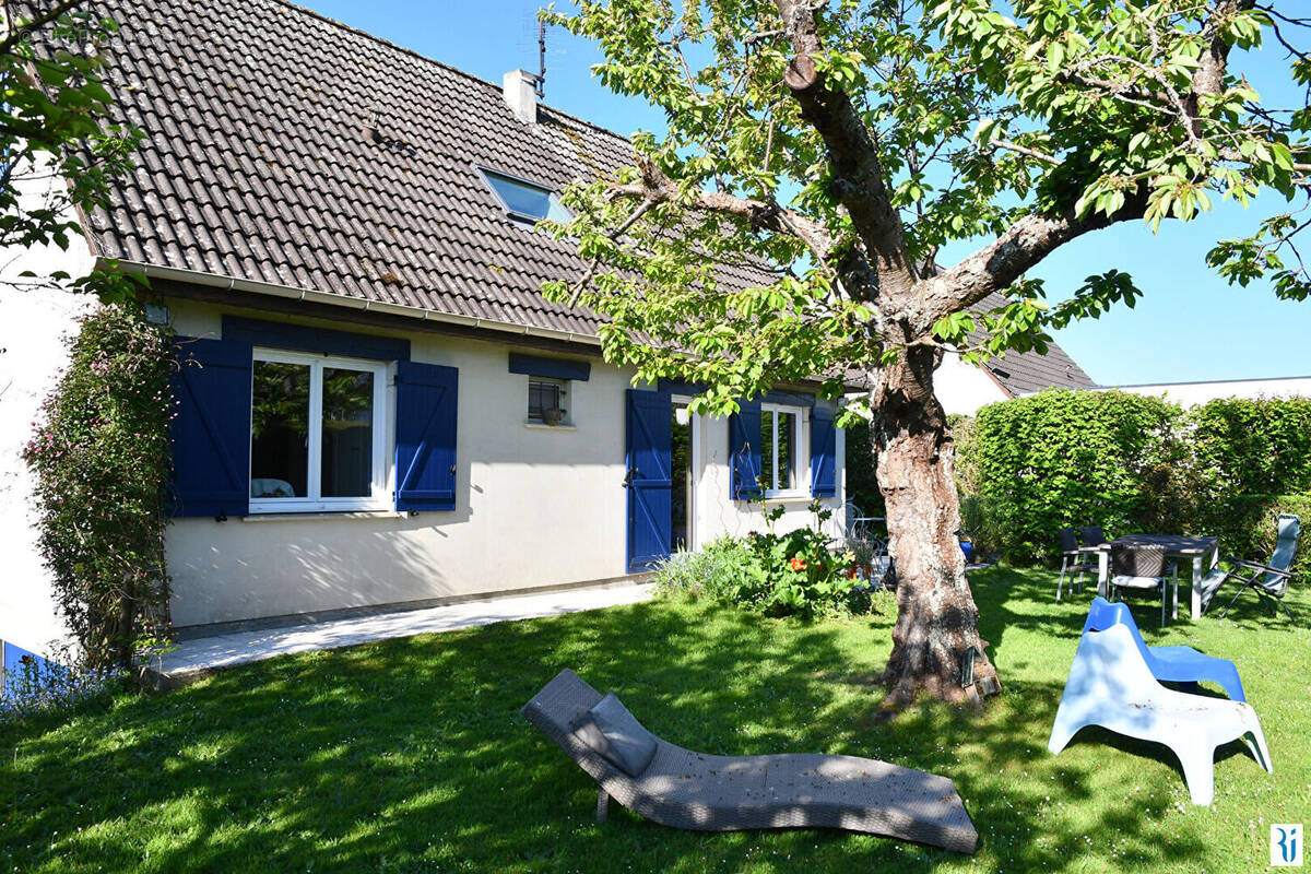 Maison à FRANQUEVILLE-SAINT-PIERRE
