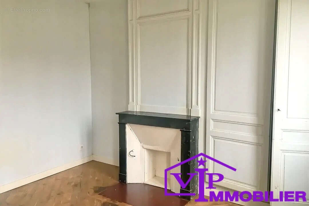 Maison à CHARLEVAL