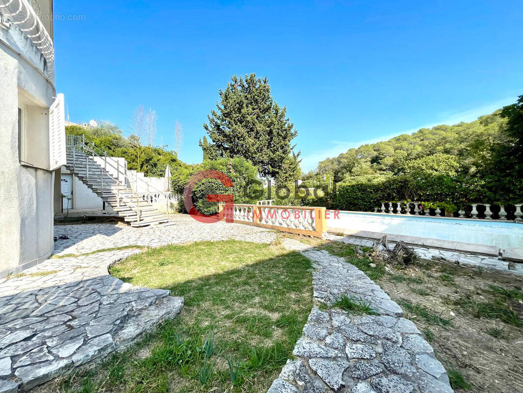 Appartement à LA COLLE-SUR-LOUP