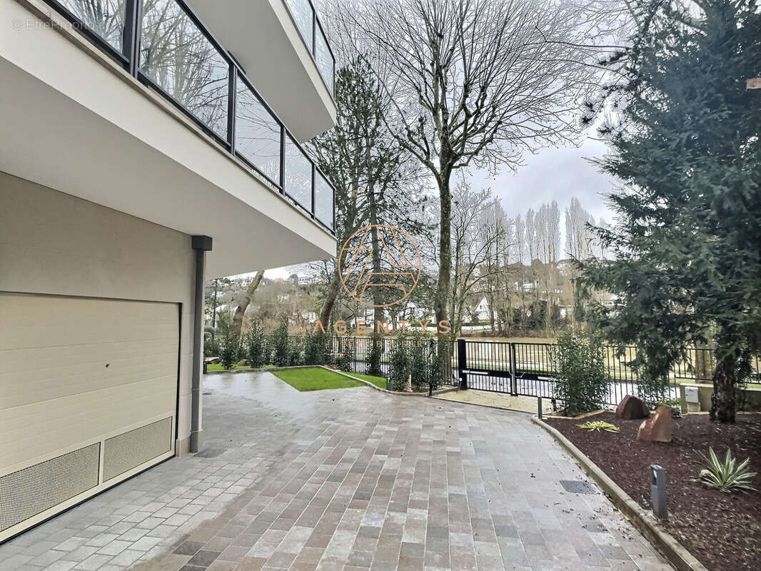 Appartement à SAINT-MAUR-DES-FOSSES