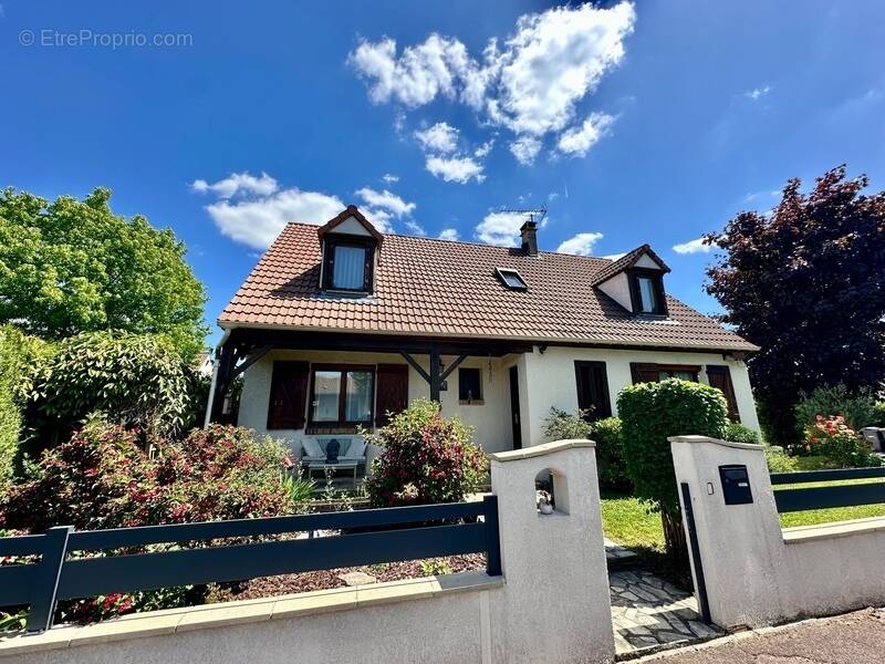 Maison à BURES-SUR-YVETTE