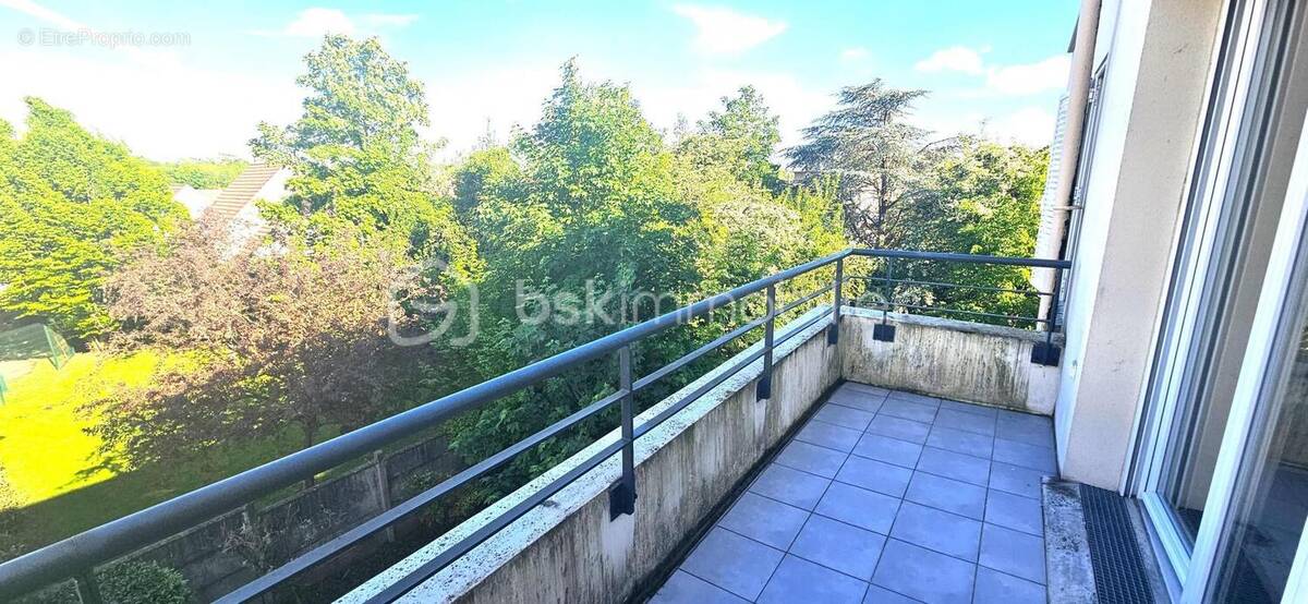 Appartement à PONTAULT-COMBAULT